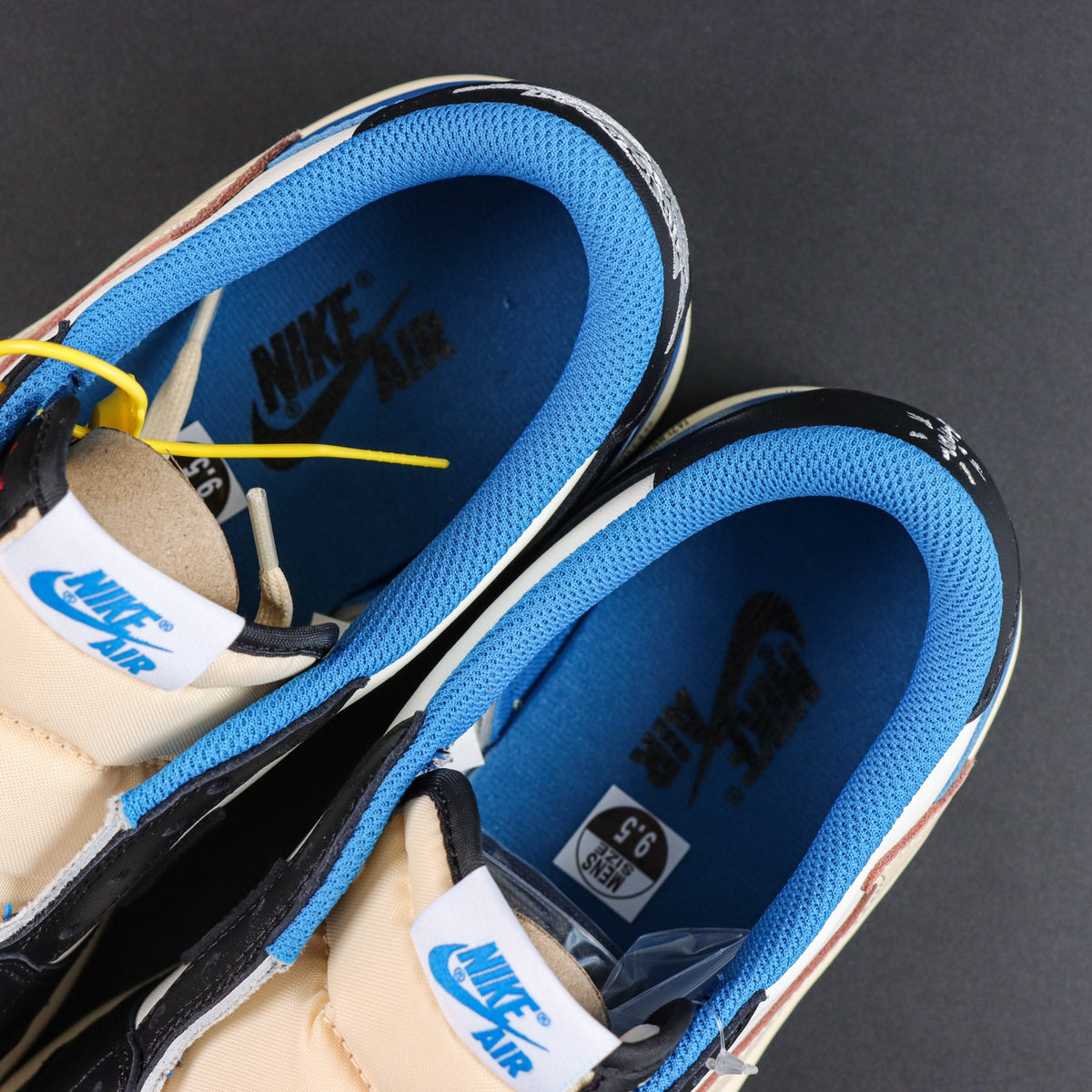 Jordan 1 Retro Low OG SP Fragment x Travis Scott