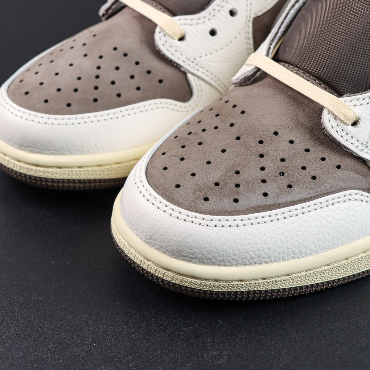 Jordan 1 Retro Low OG SP Travis Scott Reverse Mocha