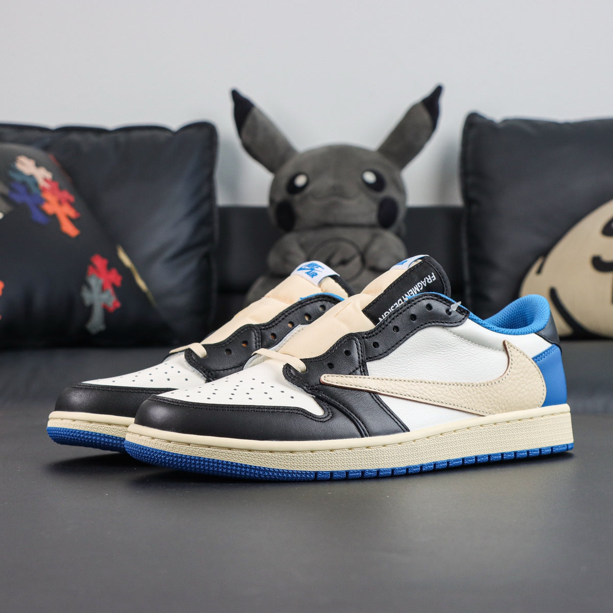 Jordan 1 Retro Low OG SP Fragment x Travis Scott