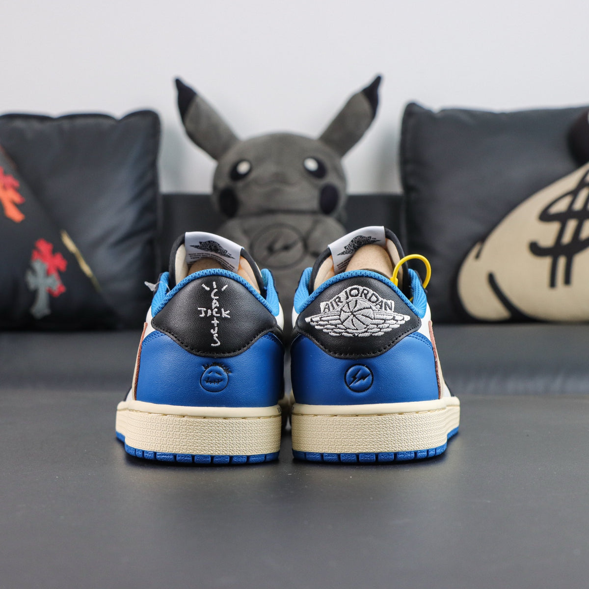 Jordan 1 Retro Low OG SP Fragment x Travis Scott